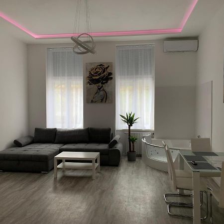 Luxury Apartment In The Central Budapeste Exterior foto