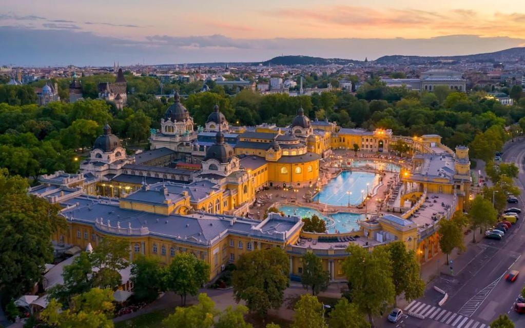 Luxury Apartment In The Central Budapeste Exterior foto